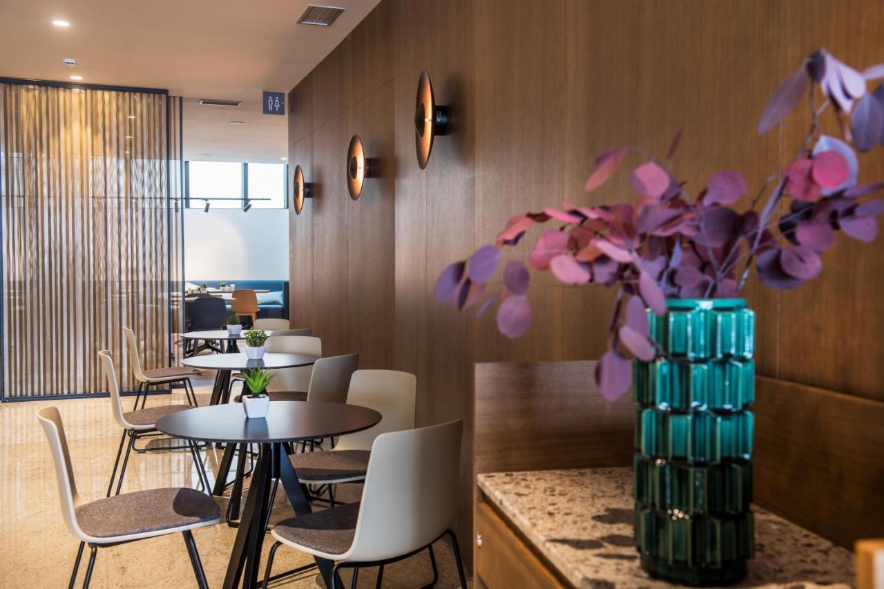 Occidental Vigo Hotel Екстериор снимка